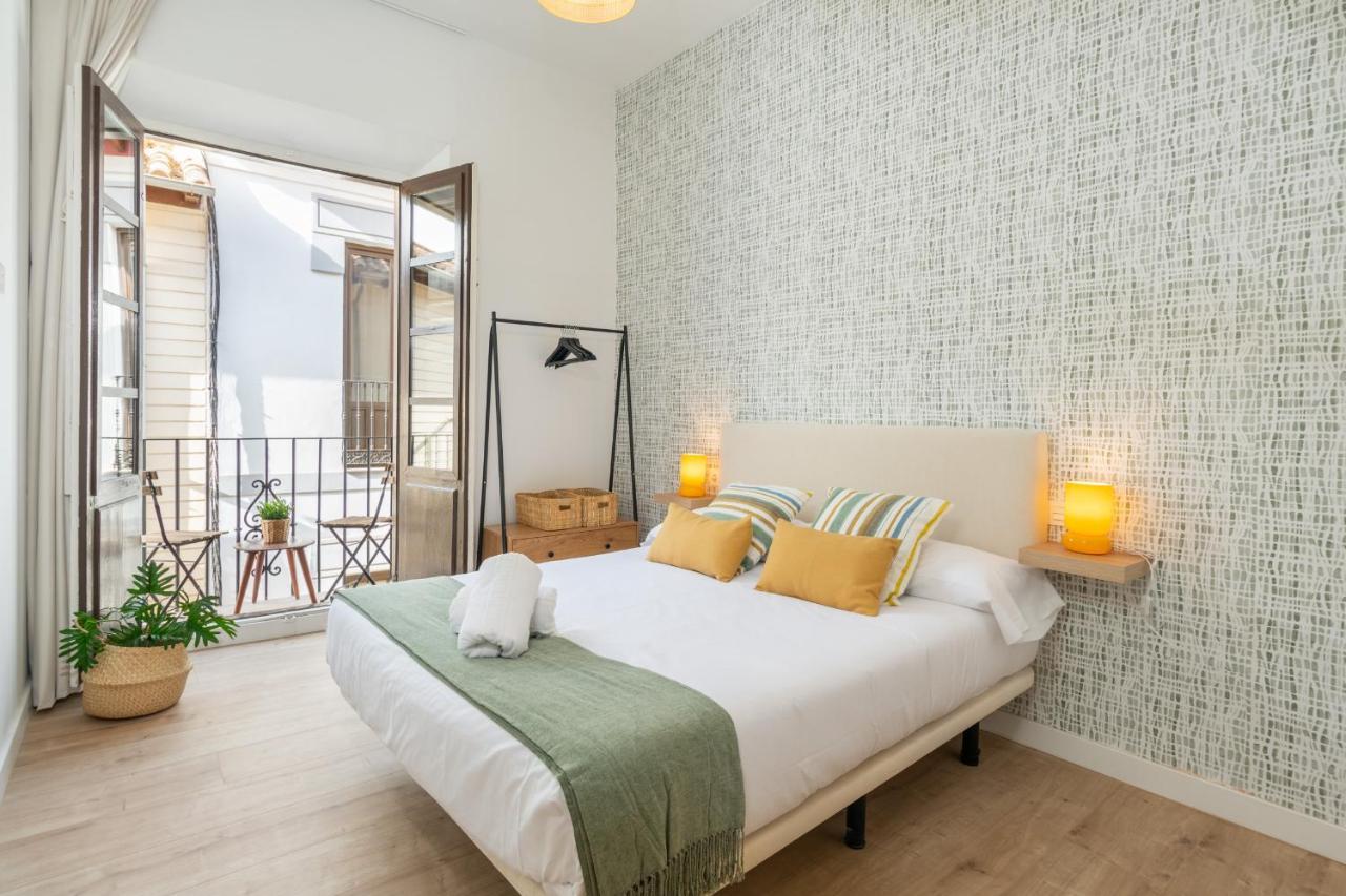 Apartamentos Luna Suites Palacio Dorita Гранада Экстерьер фото