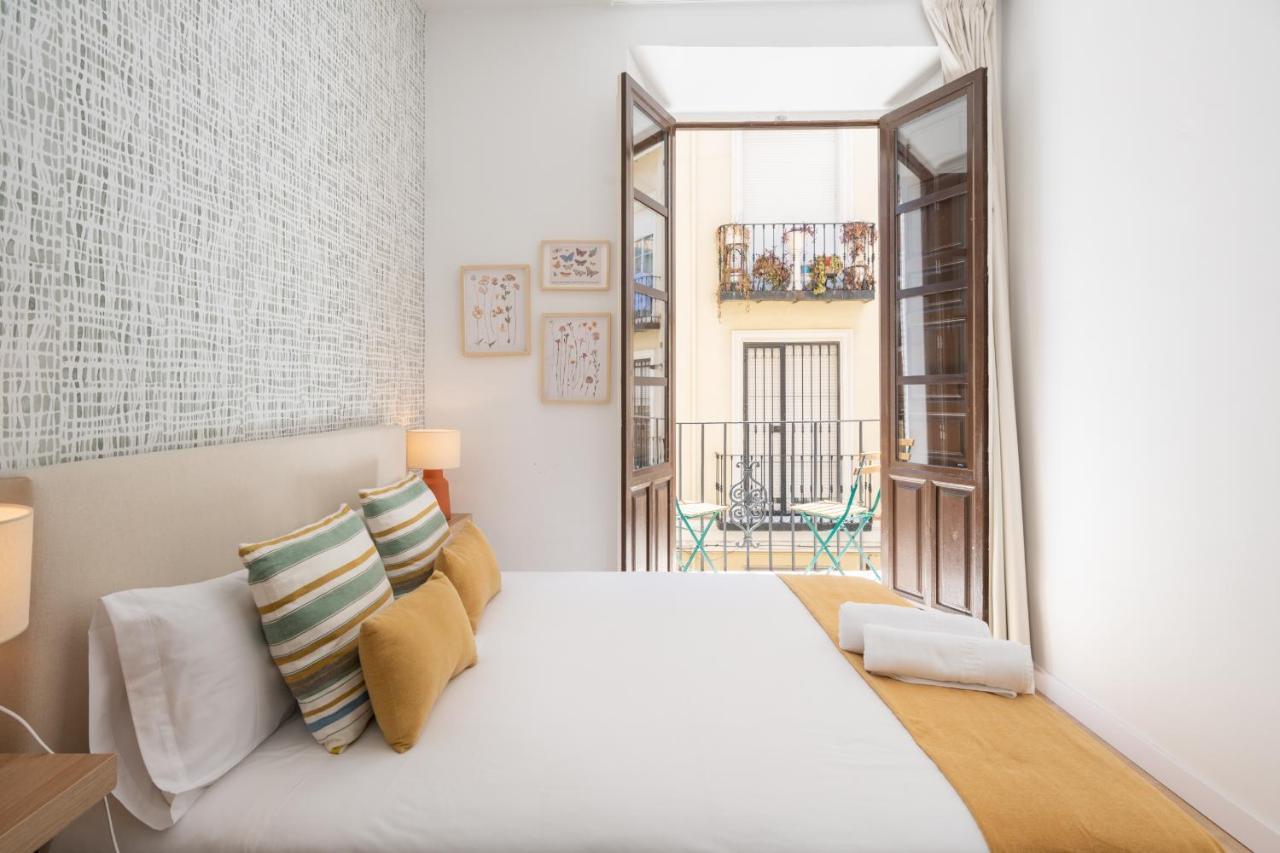 Apartamentos Luna Suites Palacio Dorita Гранада Экстерьер фото