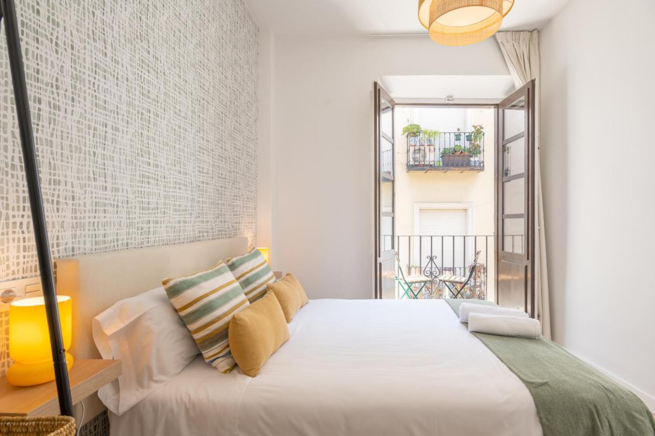 Apartamentos Luna Suites Palacio Dorita Гранада Экстерьер фото