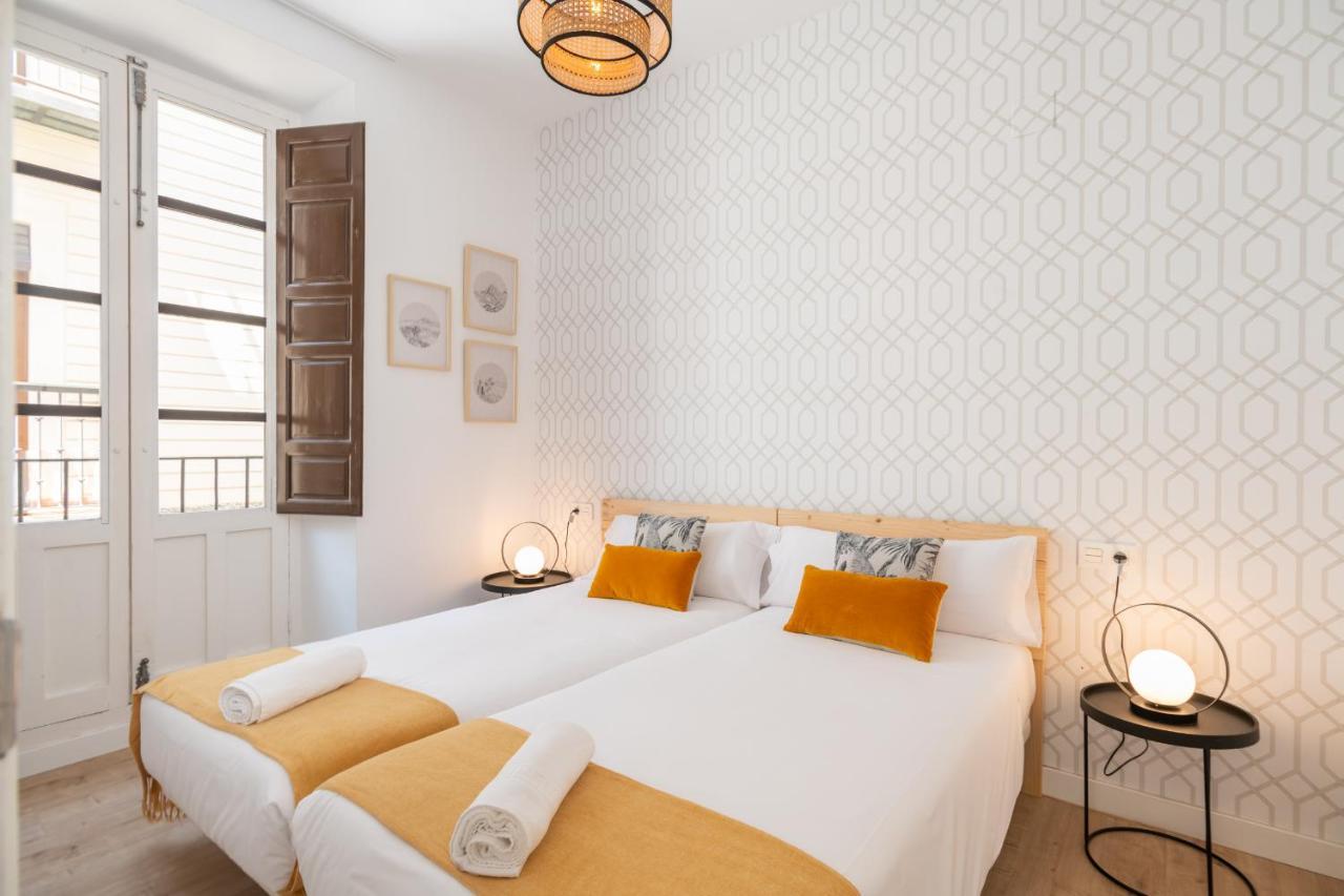 Apartamentos Luna Suites Palacio Dorita Гранада Экстерьер фото