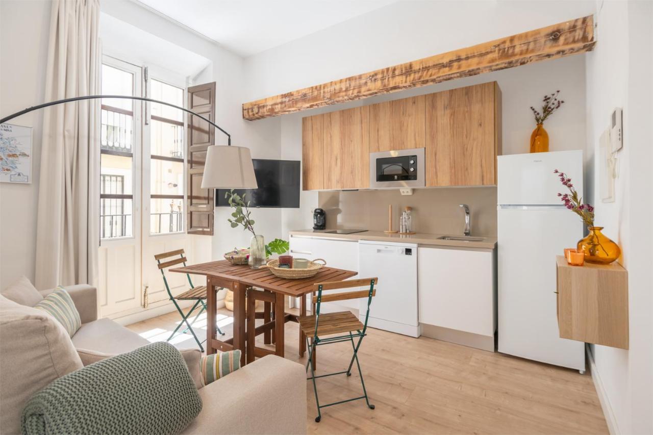 Apartamentos Luna Suites Palacio Dorita Гранада Экстерьер фото
