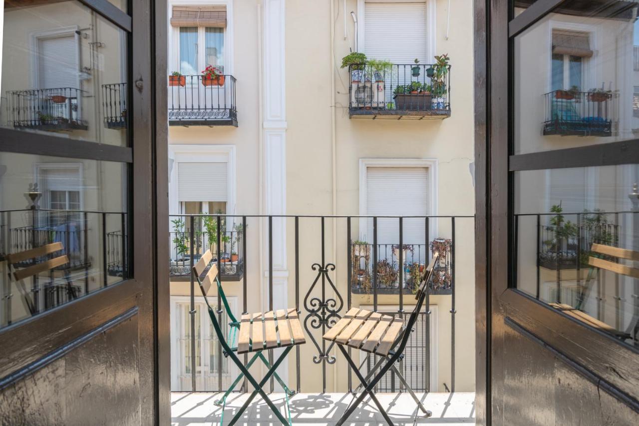 Apartamentos Luna Suites Palacio Dorita Гранада Экстерьер фото