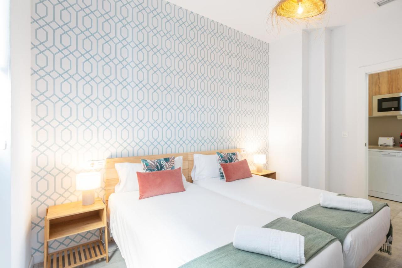 Apartamentos Luna Suites Palacio Dorita Гранада Экстерьер фото